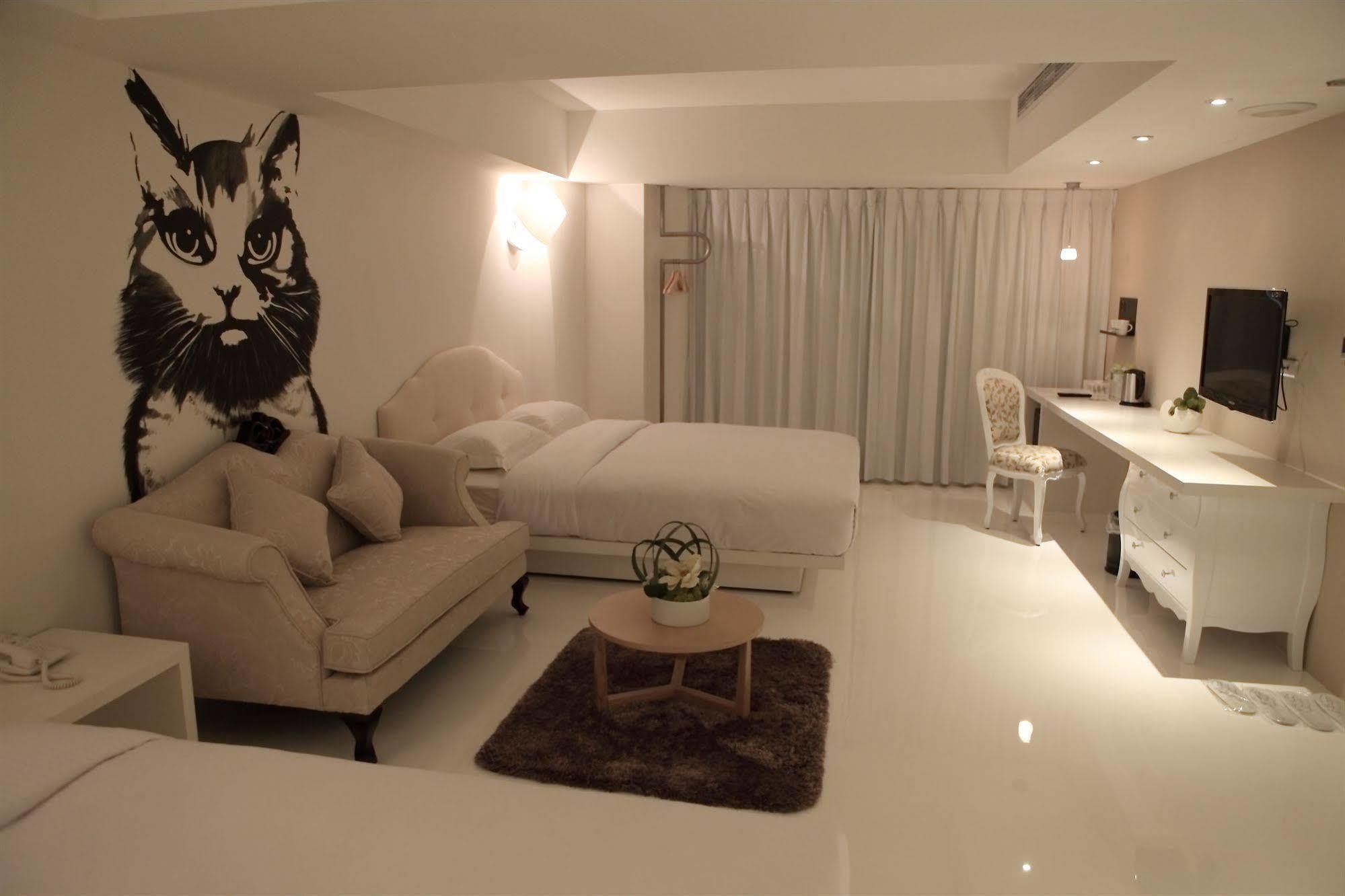 Hotel Papa Whale-Kaohsiung Formosa Boulevard Buitenkant foto
